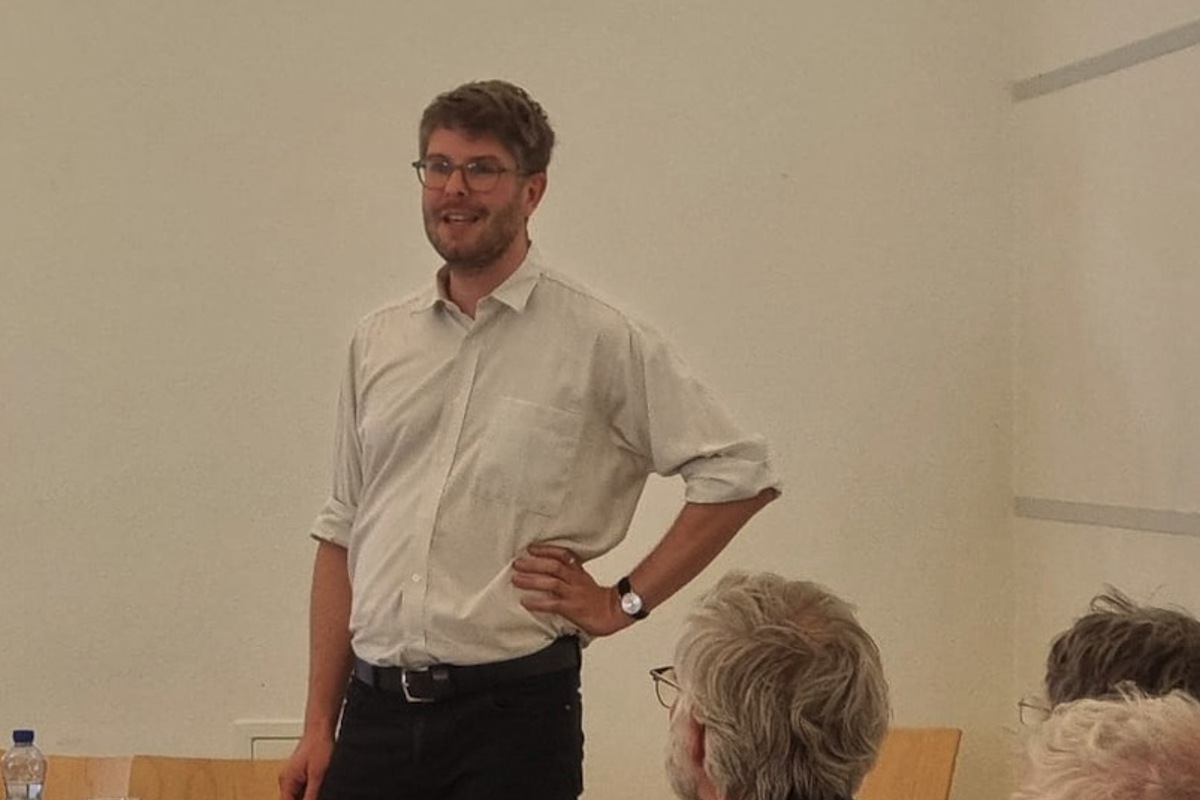 Nils Epprecht ist studierter Umweltwissenschaftler und Geschäftsleiter der Schweizerischen Energie-Stiftung. Er vertritt die Meinung, dass wir in der Schweiz keine neuen Atomkraftwerke brauchen.