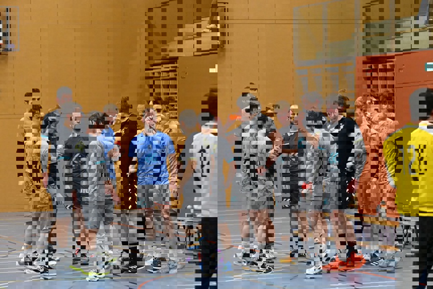 1802 9 Handball Zvg4