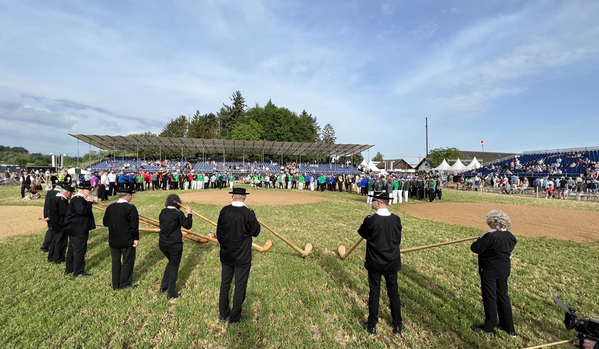 2405_13_schwingen_appell_spa1.jpg 2405_13_schwingen_appell_spa1.jpg