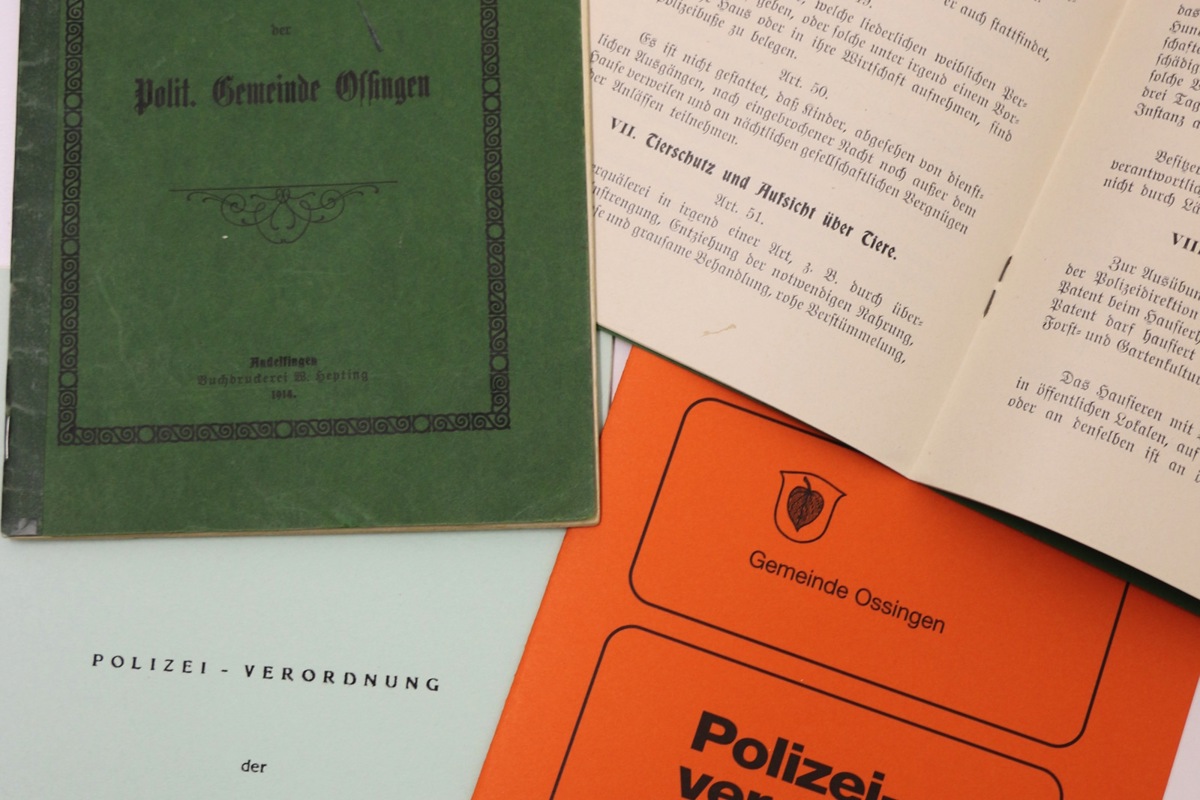 Im Gemeindearchiv Ossingen lagern alle Versionen der Polizeiverordnung seit 1914. Die älteste war in vielen Punkten bis aufs Wort identisch mit jener