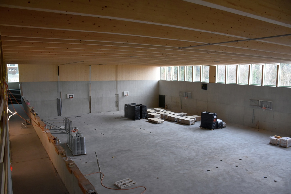 Die neue Mehrfachsporthalle Chapf der Gemeinden Buchberg und Rüdlingen verzögert sich: Statt im Februar soll die Inbetriebnahme nun frühestens im Frühling 2026 erfolgen – Grund ist ein gravierender Baufehler, der auch ein juristisches Nachspiel haben wird.