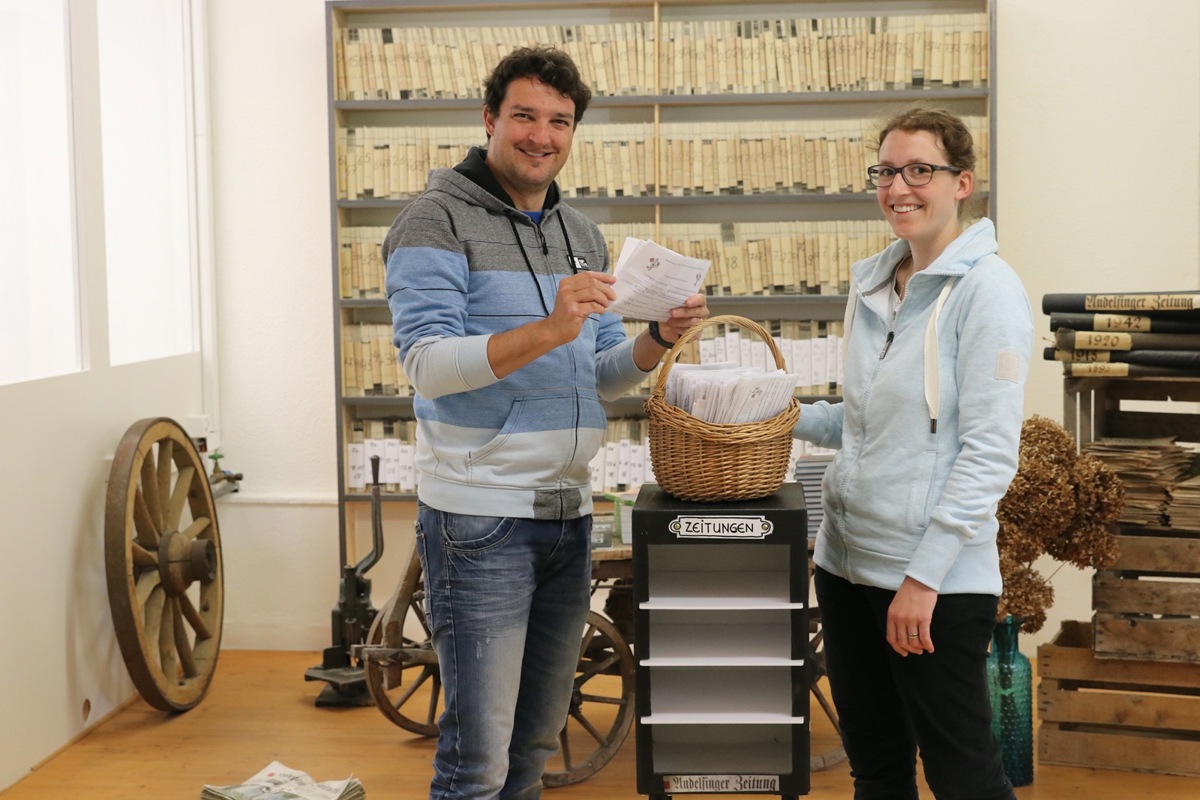 Nils und Sarah Gnädinger zogen die glücklichen Gewinner und benachrichtigten sie auch.