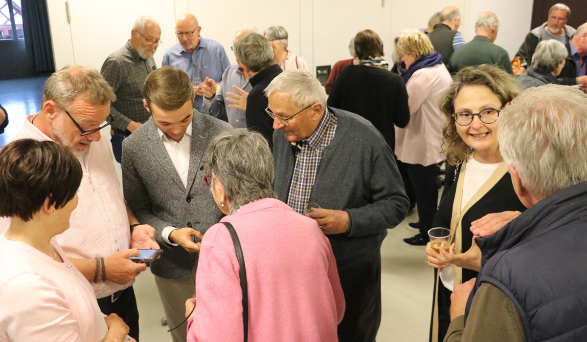 Der Wahlapéro War Längst Im Gang, Die Zahlen Fehlten Einfach Noch2
