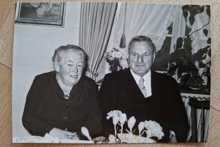 2209 6 Emil Und Rosa Schrag 1959 Zvg16