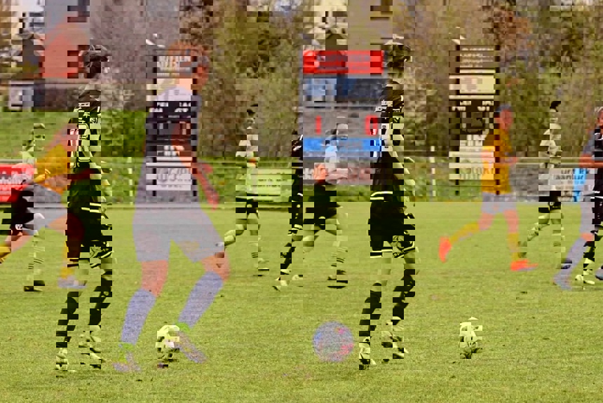 2210 9 Fussball Zvg11