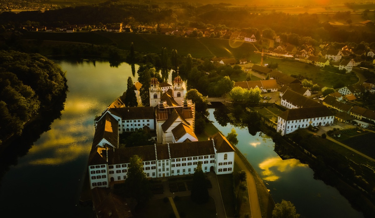 1706_1_rheinau_musikinsel_kloster_abendstimmung_zvg4.jpg
