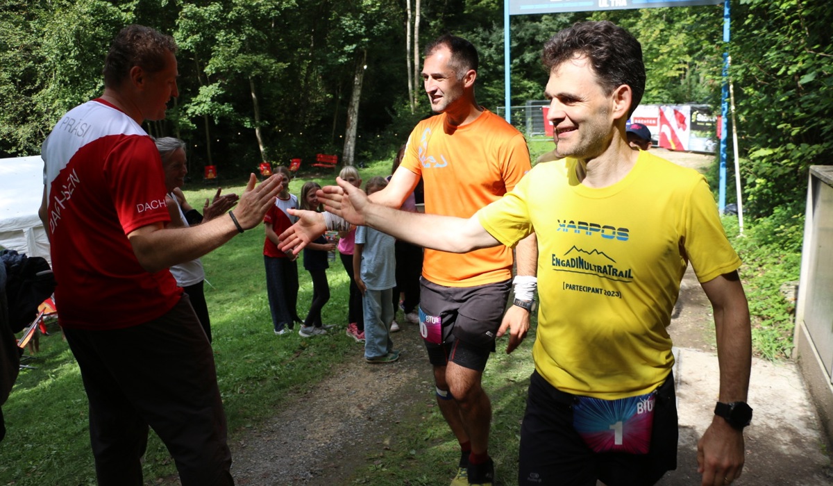 Start Zur 26. Runde, Wobei Christian Schneider Nach Dem Abklatschen Bei Chris Nobbe Umkehrt22