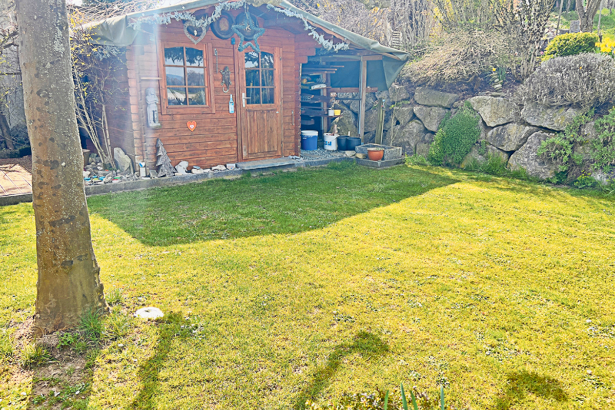 Unter anderem um die Dachverlängerung des Gartenhäuschens geht es.