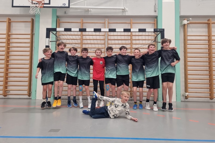 1504 11 Handball Zvg17 1504 11 Handball Zvg17