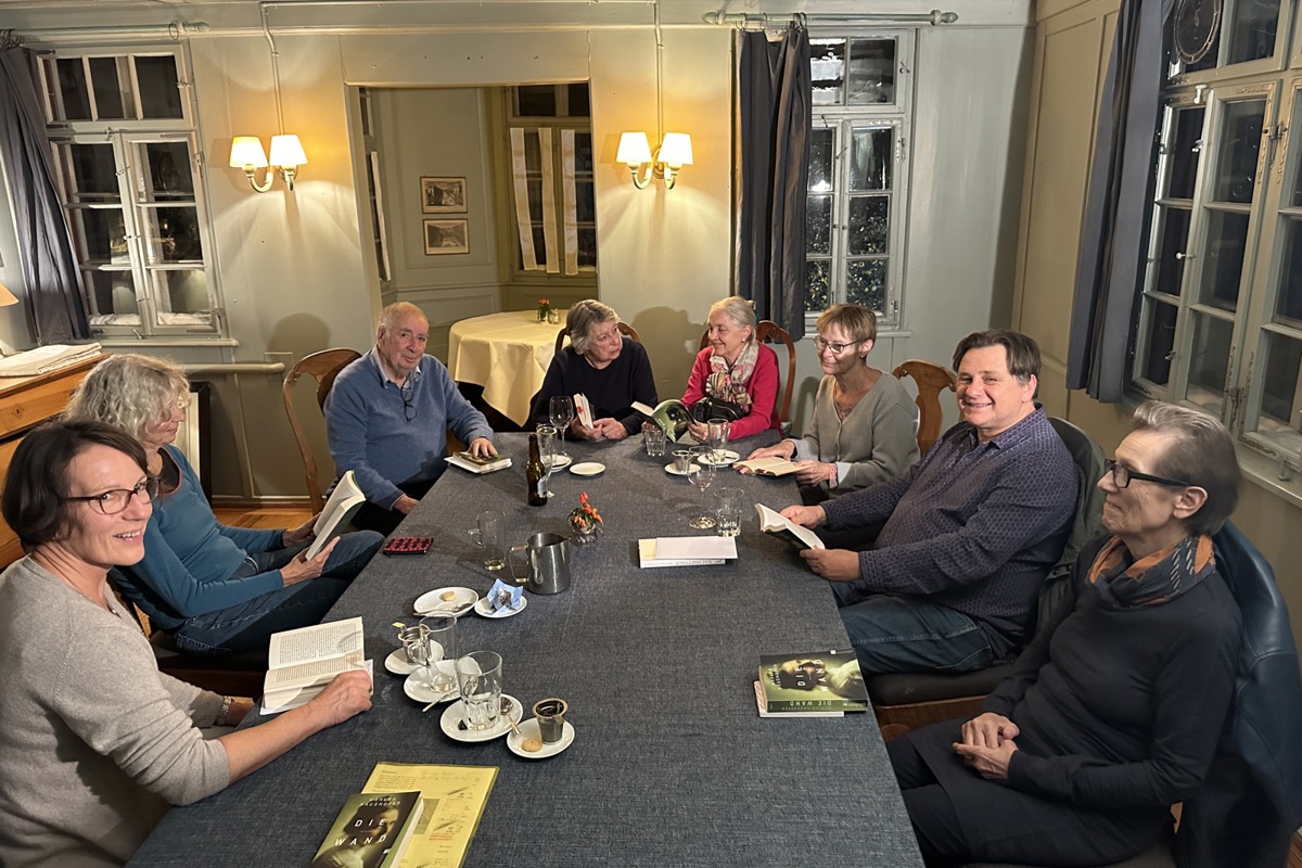 Die meisten von ihnen waren schon beim Gründungsabend dabei – dem Literaturclub gehen die Bücher nicht aus.