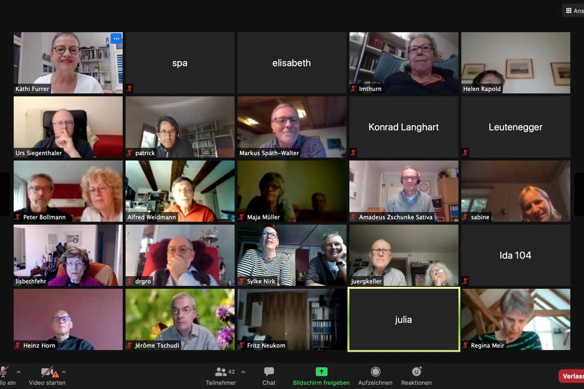 Käthi Furrer (oben links) betreute den Chat-Room Käthi Furrer (oben links) betreute den Chat-Room
