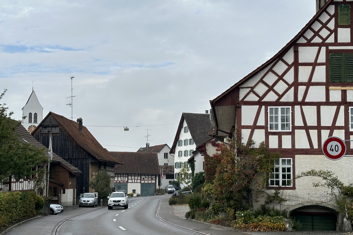 Verkehrsplanung ist ein wichtiger Teil des Leitbilds. Insbesondere bei Ossingens Hauptstrasse legt aber der Kanton die Leitlinien fest (siehe Kasten).