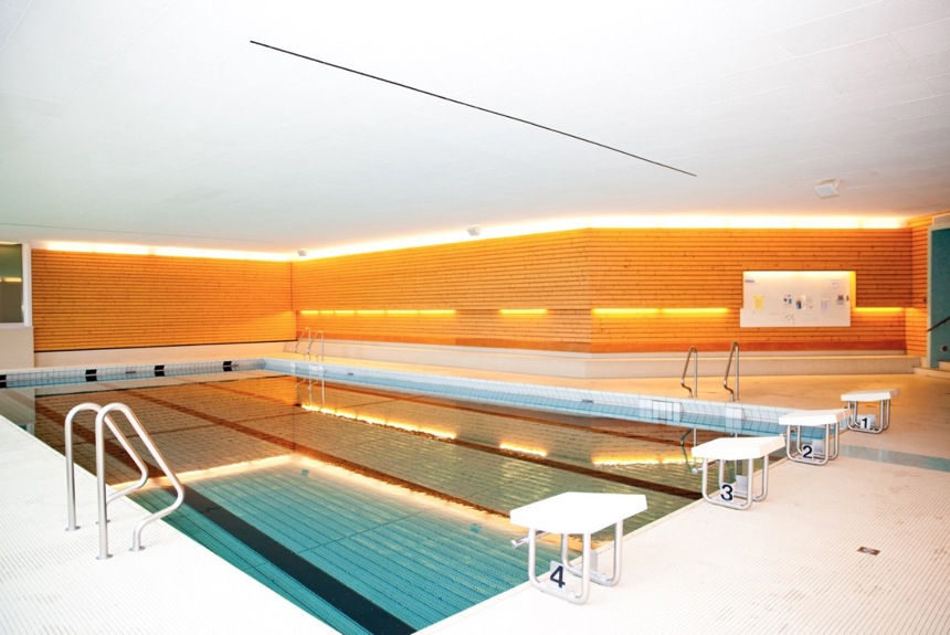 2110 3 Hallenbad Aquafit Power.Ch8 2110 3 Hallenbad Aquafit Power.Ch8