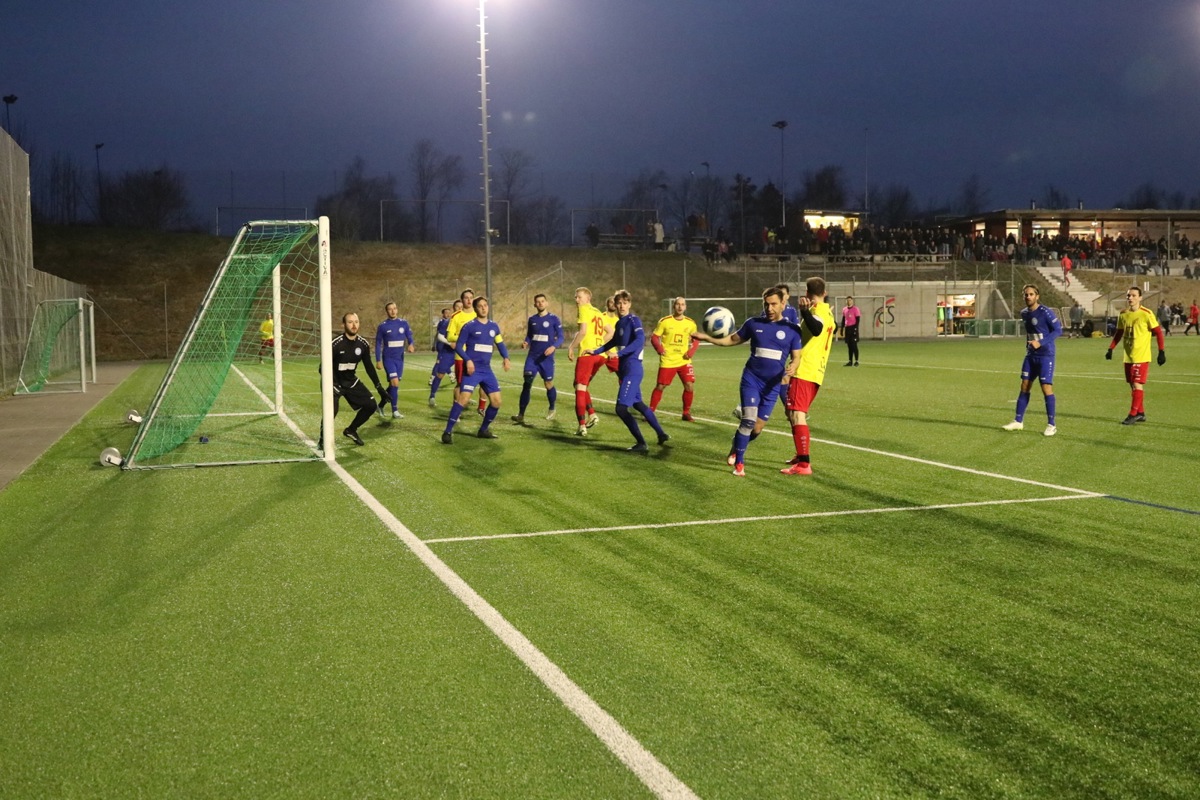 Im März 2025 empfing der FC Stammheim den FC Ellikon/Marthalen (blau) in der Schelmengrube. Das Drittliga-Derby endete unentschieden.