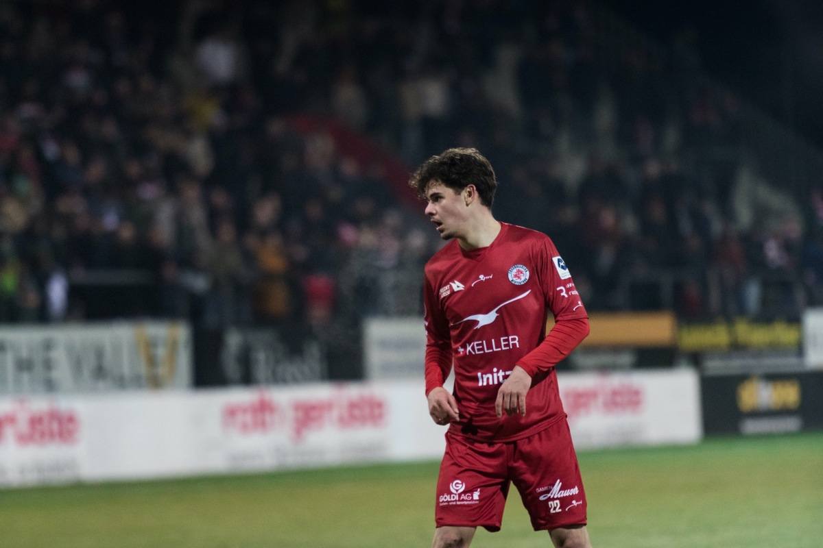 Noe Holenstein im Dress des FC Winterthur in der Super League.