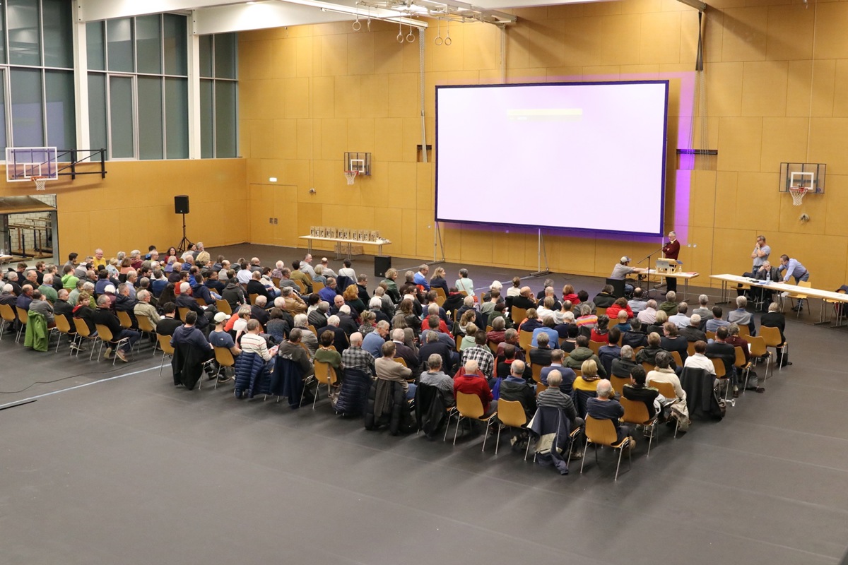 Die erste Budgetversammlung von Andelfingen fand mit 170 Stimmberechtigten statt – und einer Verzögerung wegen technischer Probleme.