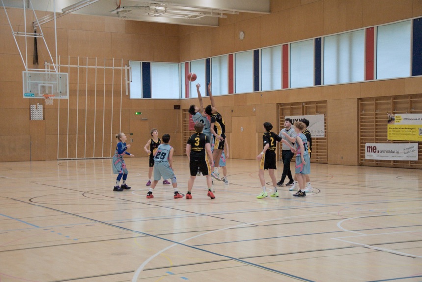 2309 9 Basketball Zvg12