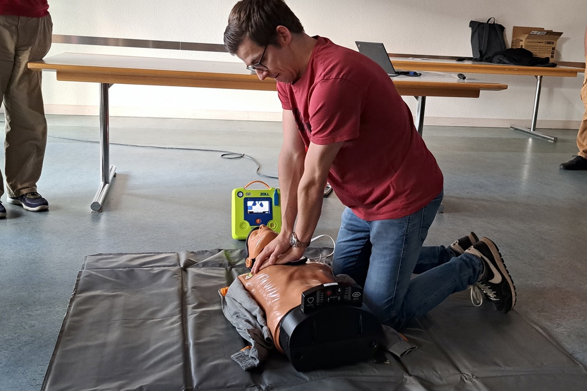 Notarzt Philipp Kuhn demonstriert Notarzt Philipp Kuhn demonstriert