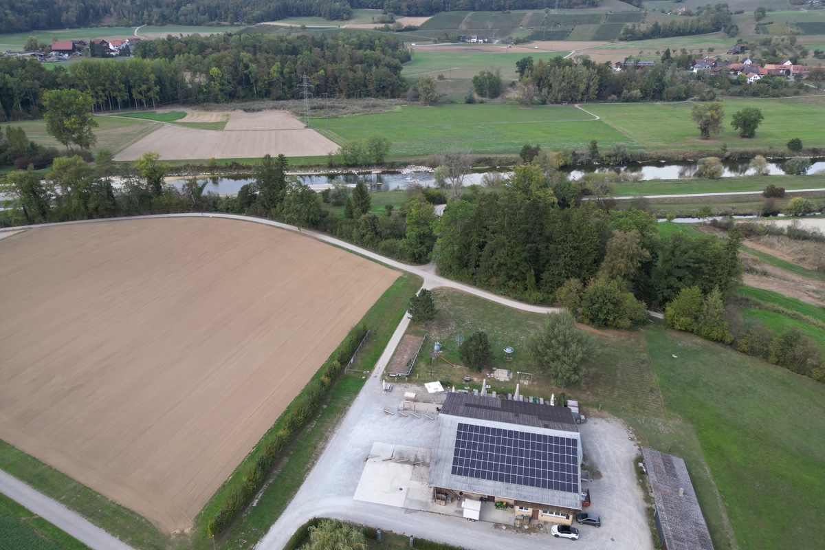 Das Vinum der Domaine Egloff liegt zwischen Burghof (oben links) und Fahrhof (oben rechts) und Luftlinie genau in 1000 Metern Entfernung zum Asperhof.
