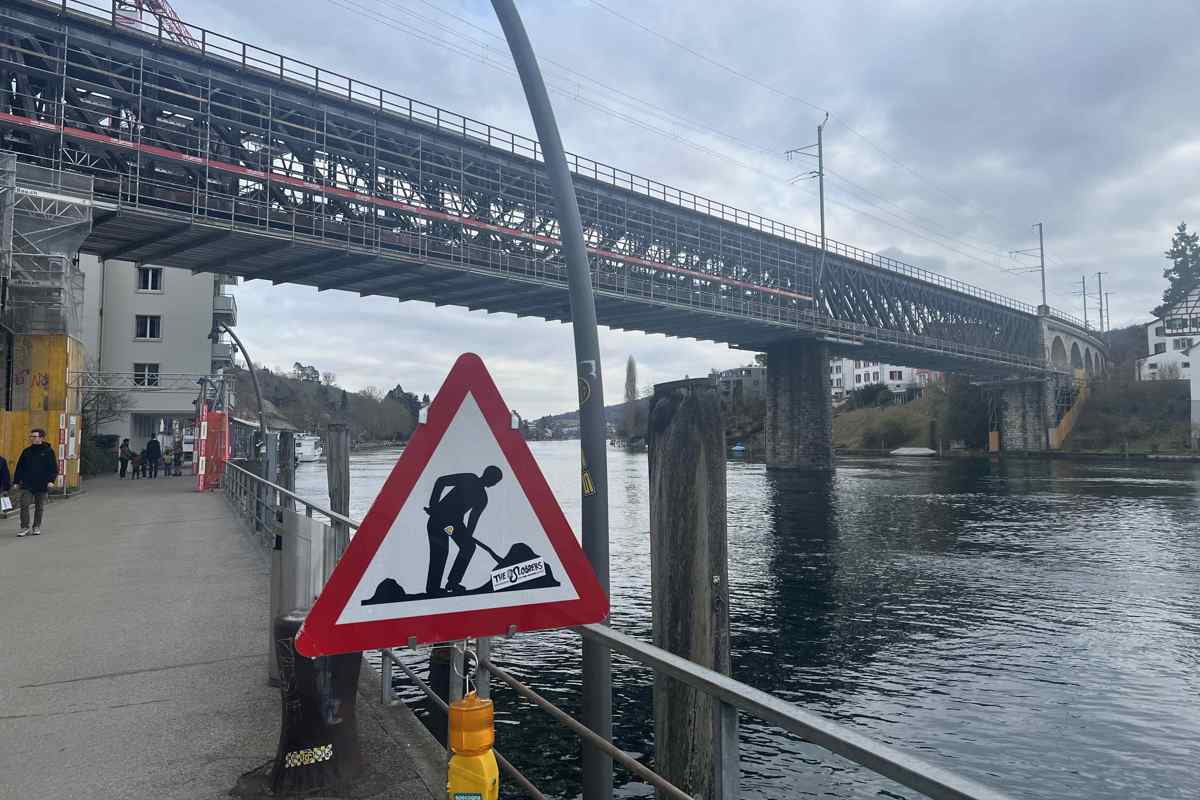 Die Brücke bei Feuerthalen wird zur Baustelle.