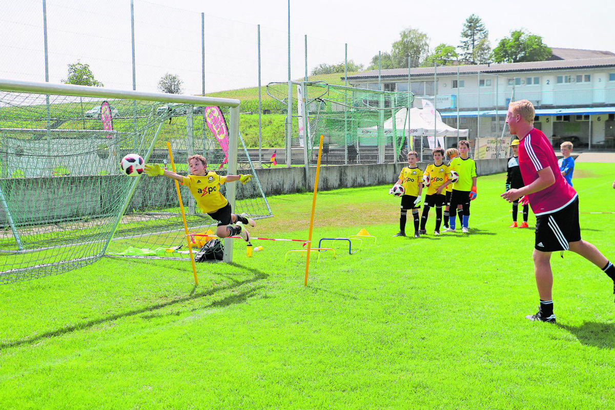 Im Axpo-Fussballcamp in Marthalen werden auch die Goalies professionell trainiert.