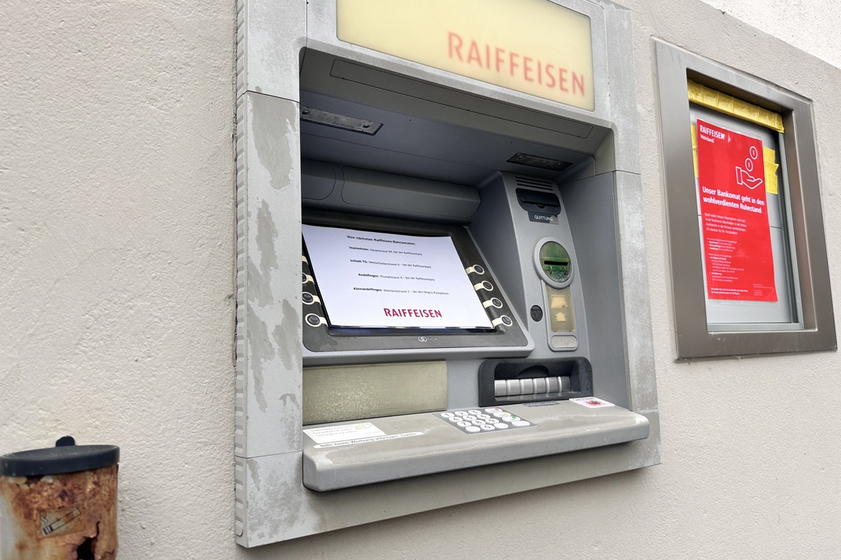 Optisch betrachtet kann von verfrühter Pensionierung keine Rede sein, und auch der altersschwache Aschenbecher darf nun wohl abtreten. 