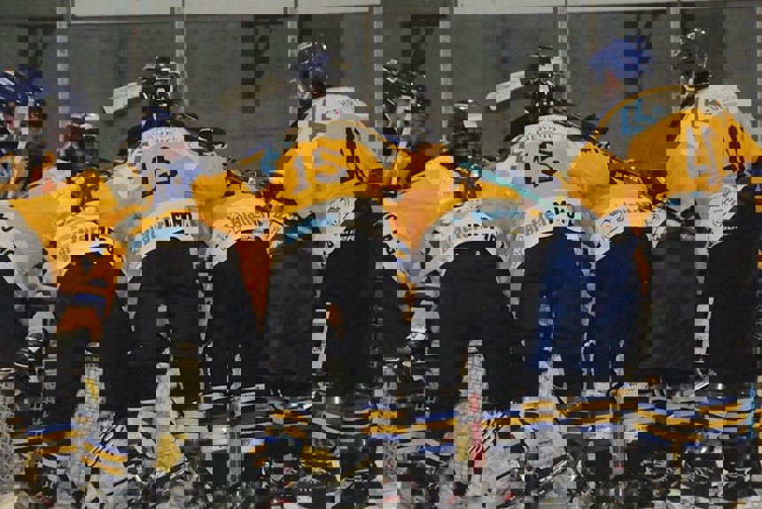 1010 13 Eishockey Archiv3