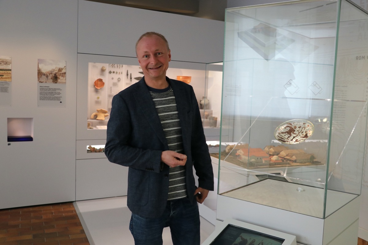 Florian Ter-Nedden ist Kurator für regionale Archäologie im Museum zu Allerheiligen. Er kennt sich aus in der Geschichte der Menschheit und weiss