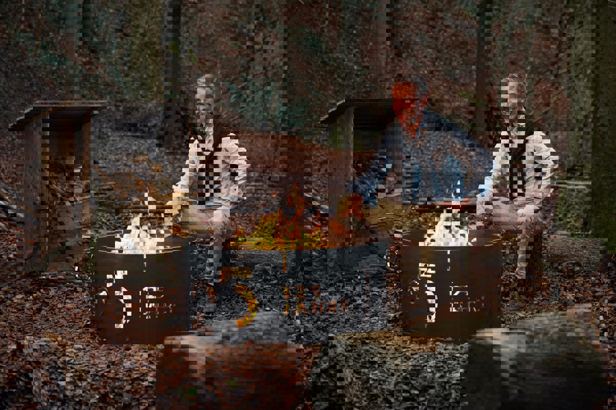 Athanasios Kadoglou, Vorsitzender der Bankleitung, an einer der Grillstellen, die letzten Frühling eingeweiht wurden. 