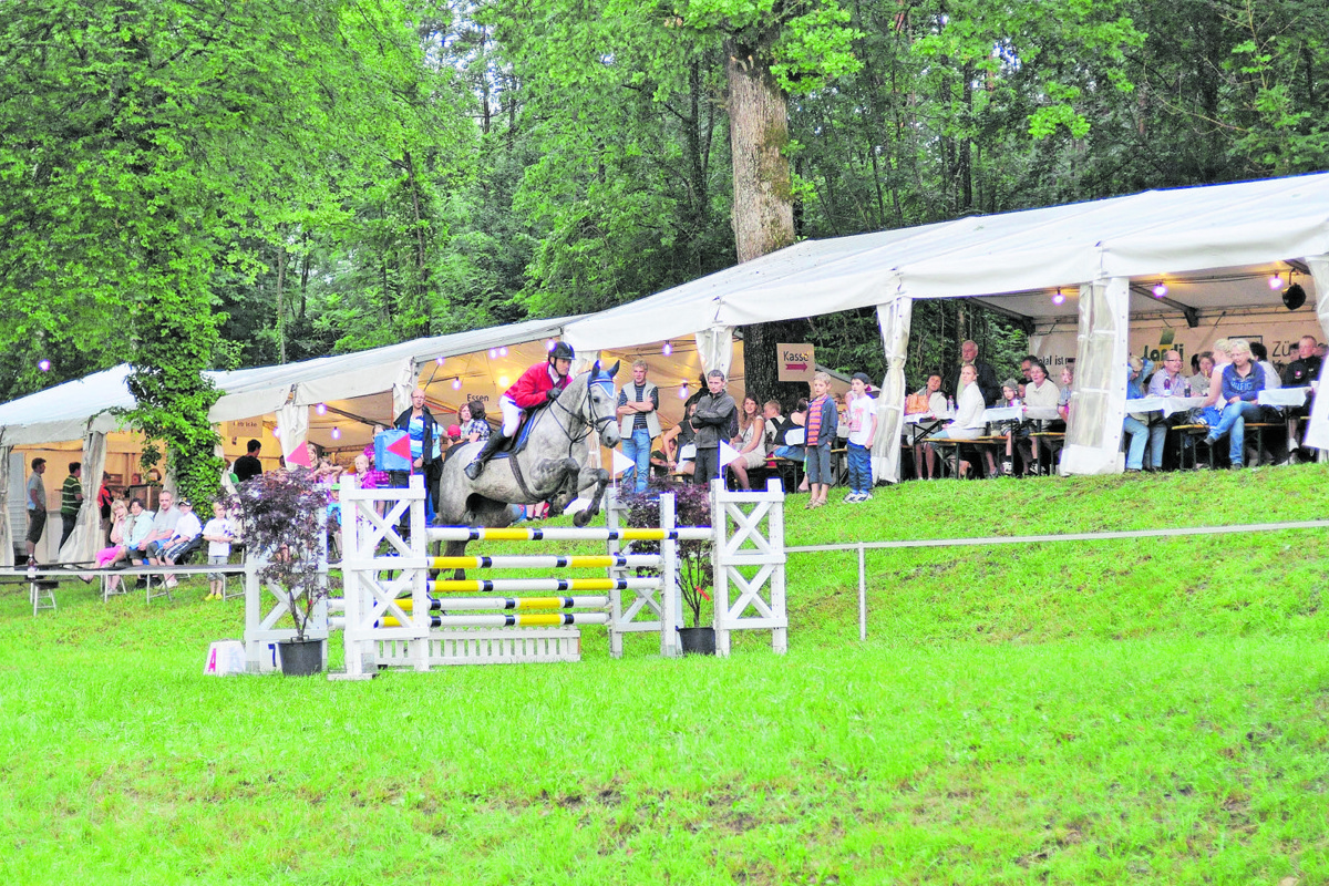 Die Springkonkurrenz auf dem Reitplatz Isenberg ist eine der wenigen