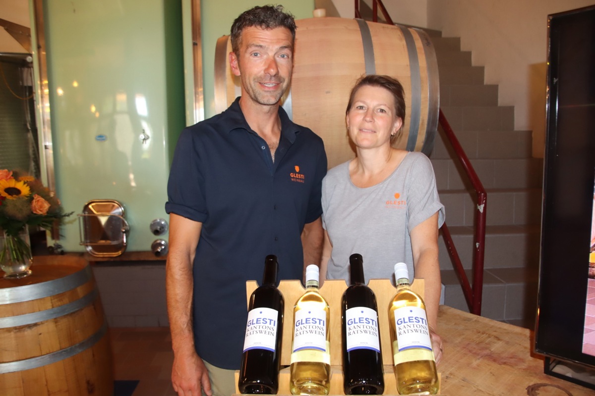 Ein Malbec und ein Chardonnay von Peter und Andrea Glesti sind die Kantonsratsweine 2025.