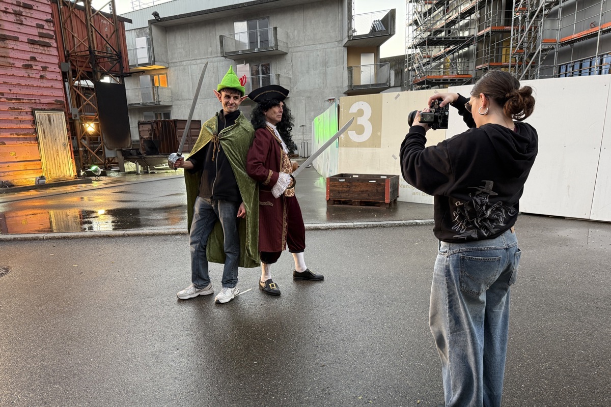 Luana Truninger leitete das Fotoshooting, fotografierte und wird nun die Bilder für die Werbekampagne aussuchen. 