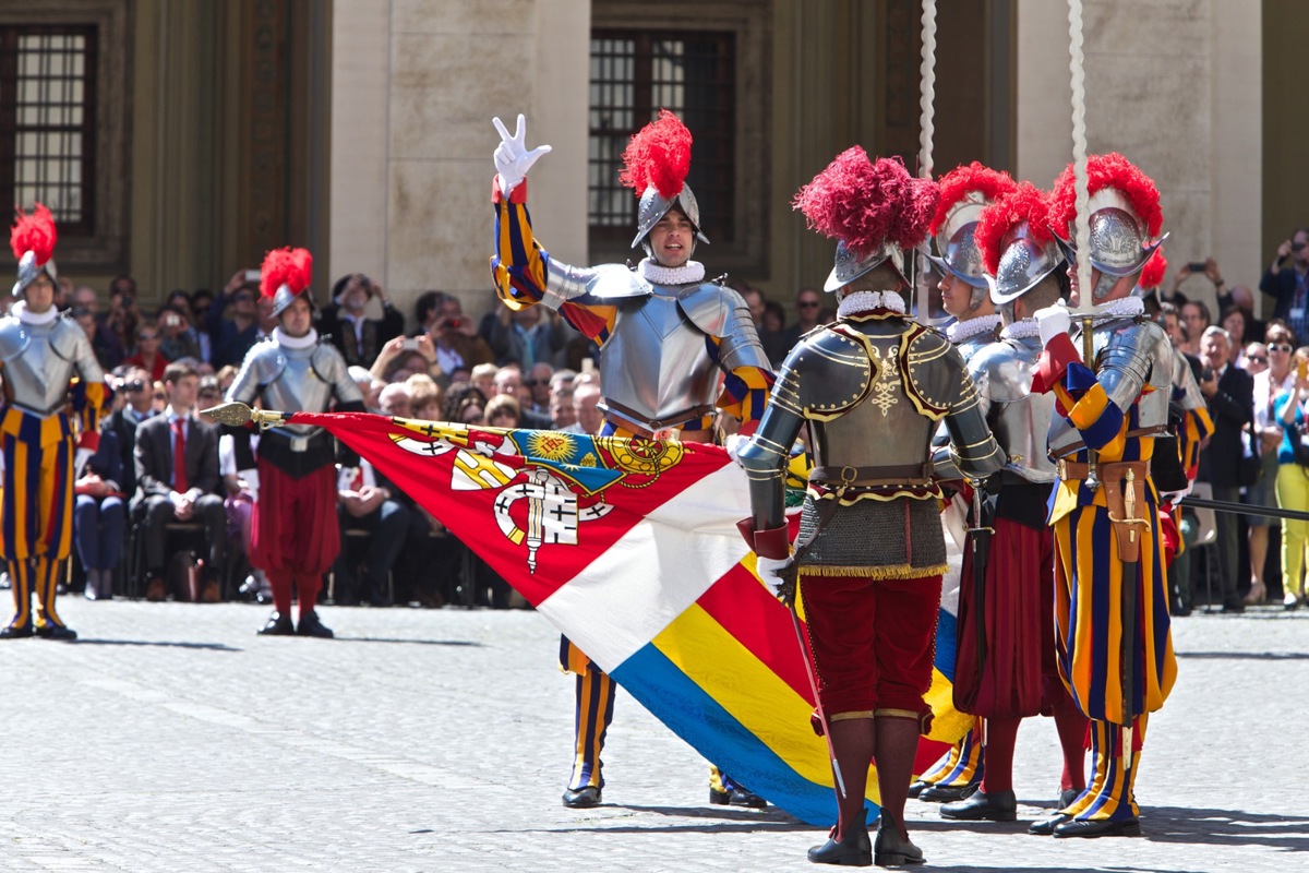 Die Schweizergarde mal von ganz nah.