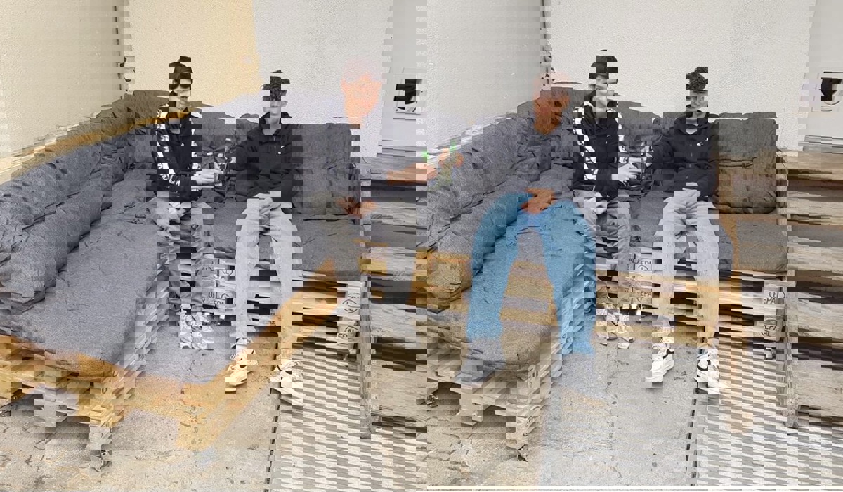 0806_5_holzlounge_severin_noe-l_zvg2.jpg 0806_5_holzlounge_severin_noe-l_zvg2.jpg