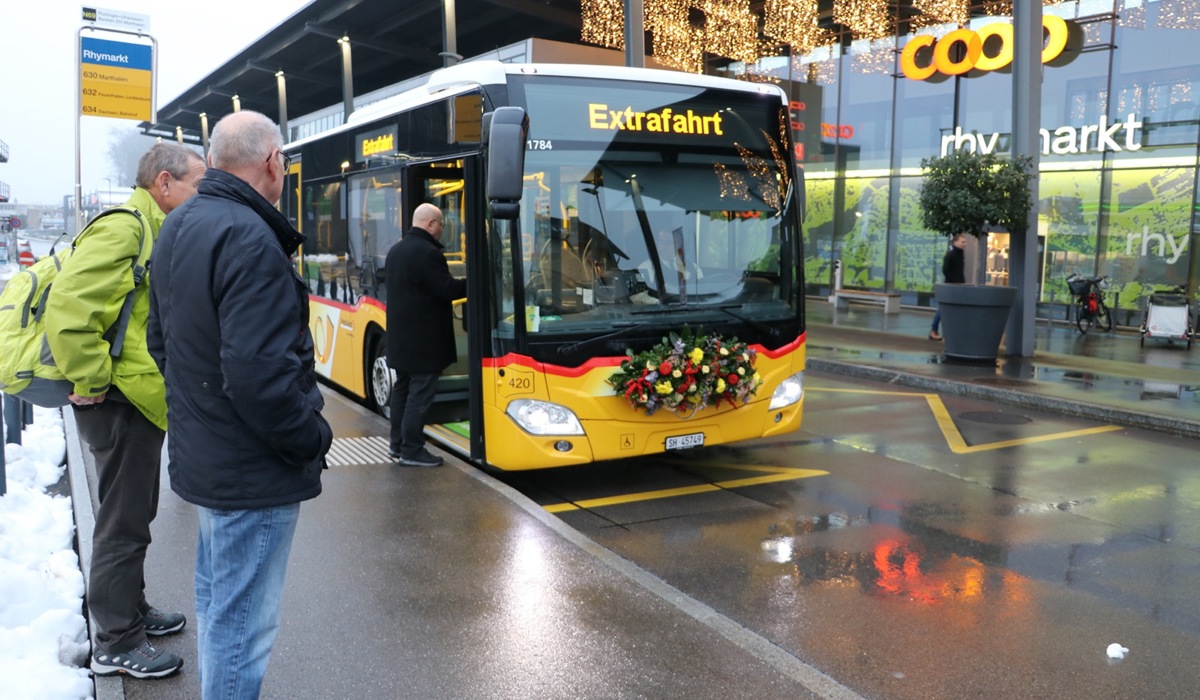 1212_9_ero-ffnungsfahrt-postauto-feuerthalen_jbe.jpg