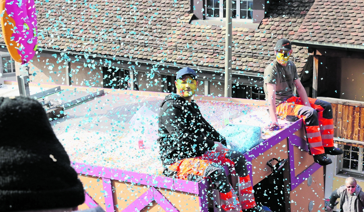 0703_5_andelfingen_konfettiregen_spa.jpg 0703_5_andelfingen_konfettiregen_spa.jpg