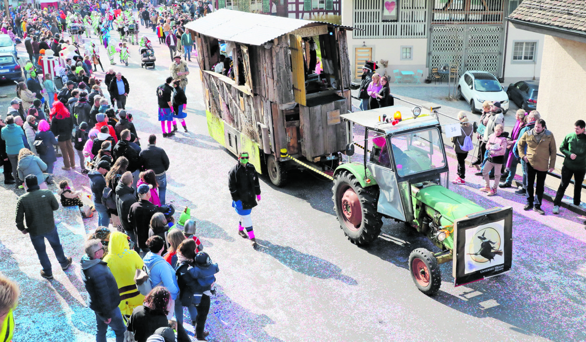 0703_5_andelfingen_traktor-mittel_spa.jpg 0703_5_andelfingen_traktor-mittel_spa.jpg