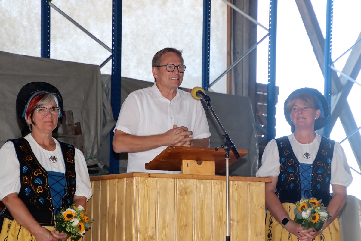 Nationalrat Martin Hübscher freute sich über das Engagement der freiwilligen Helferinnen und Helfer.