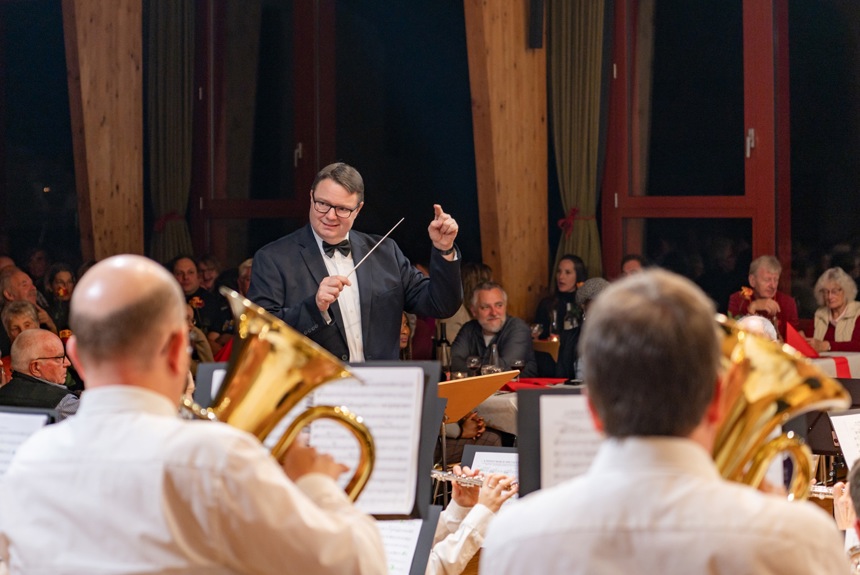 0212 5 MGR Christian Haenni Zvg15