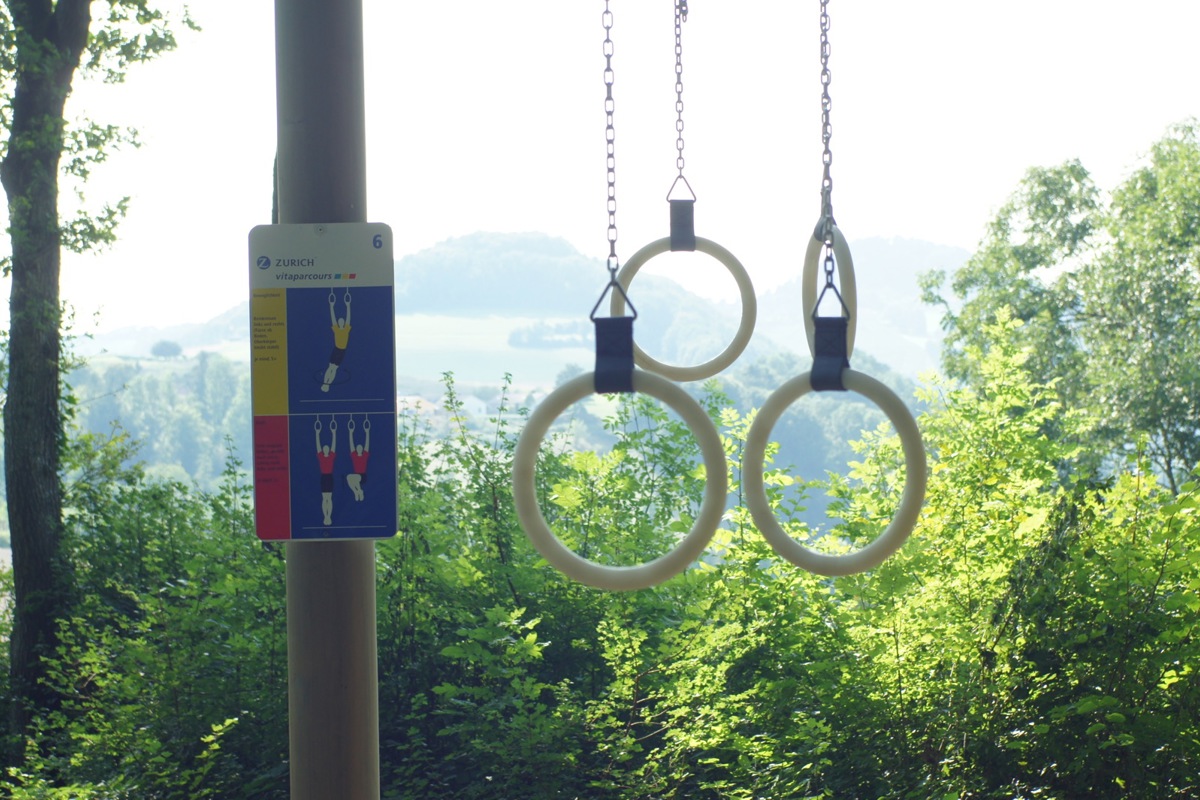 Fitness mitten im Grünen: Die Vitaparcours verbinden frische Luft mit sportlicher Betätigung.