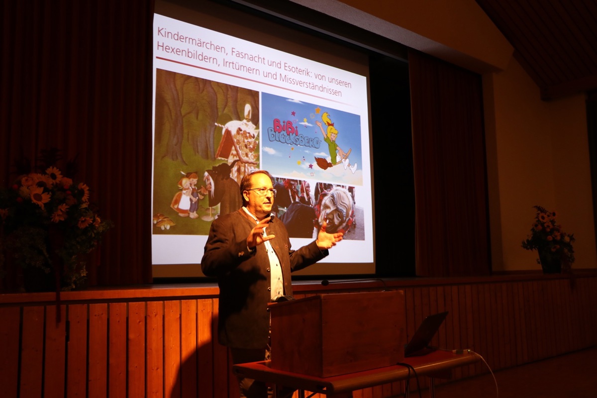 Bibi Blocksberg oder die böse Hexe aus den Märchen hätten nichts mit den Frauen und Männern zu tun Bibi Blocksberg oder die böse Hexe aus den Märchen hätten nichts mit den Frauen und Männern zu tun